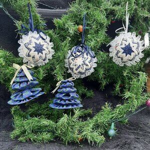 Set of 5 Vintage FOLDED STAR Hand Made Quilted Fabric Christmas Ornaments